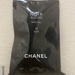 CHANEL Noir Allure Mascara Mini in 10 Noir